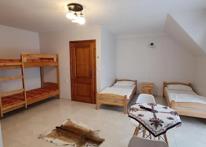 维拉乔西农家乐 *